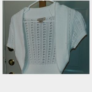 Short sleeve sweater